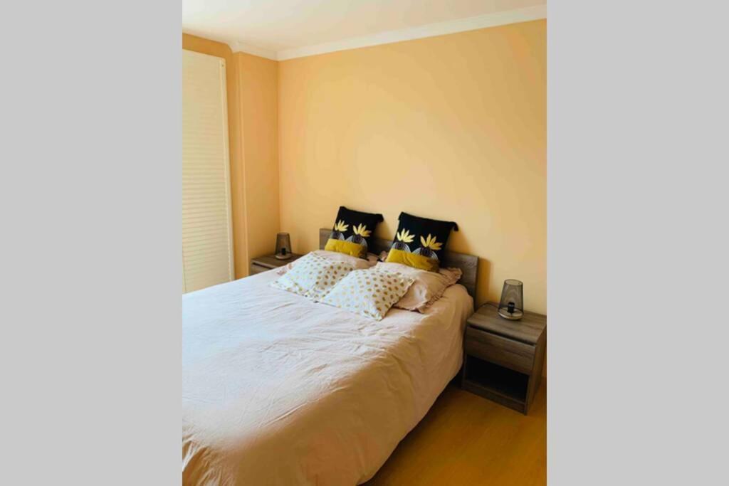 La Roseraie De L Arguenon, Appartement Charmant Centre Ville Jugon-les-Lacs Esterno foto
