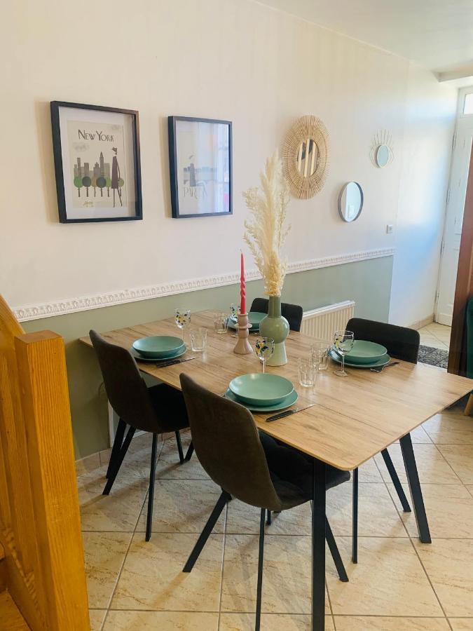 La Roseraie De L Arguenon, Appartement Charmant Centre Ville Jugon-les-Lacs Esterno foto